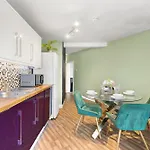 Harbourside Heaven In - Sleeps 8 *