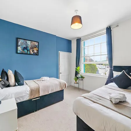 Harbourside Heaven In - Sleeps 8 * Bristol